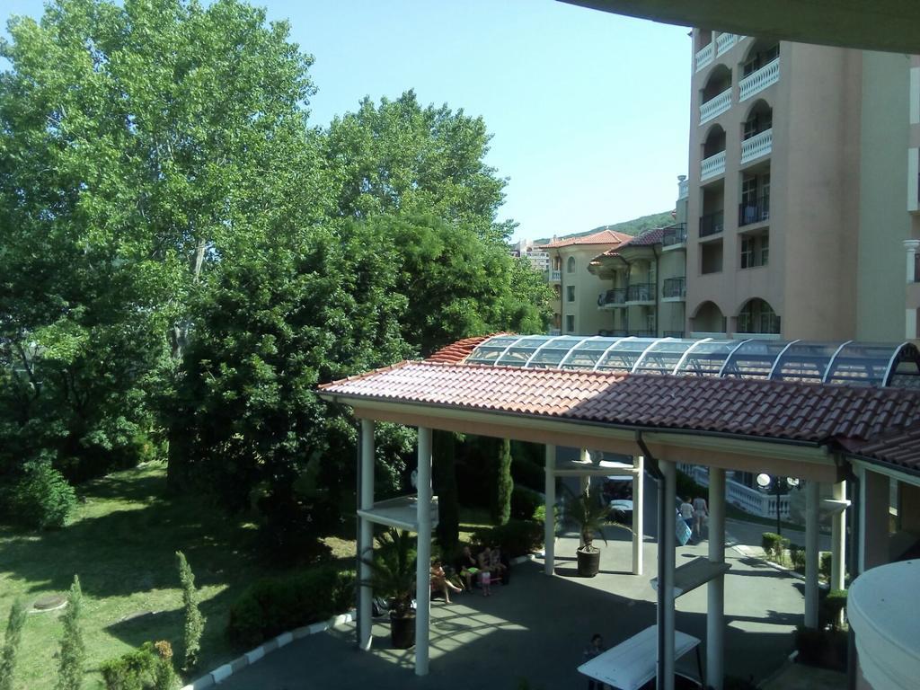 Elenite Private Apartments Exterior photo