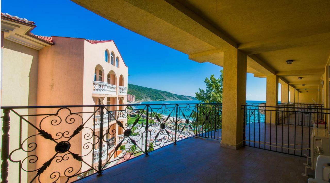 Elenite Private Apartments Exterior photo